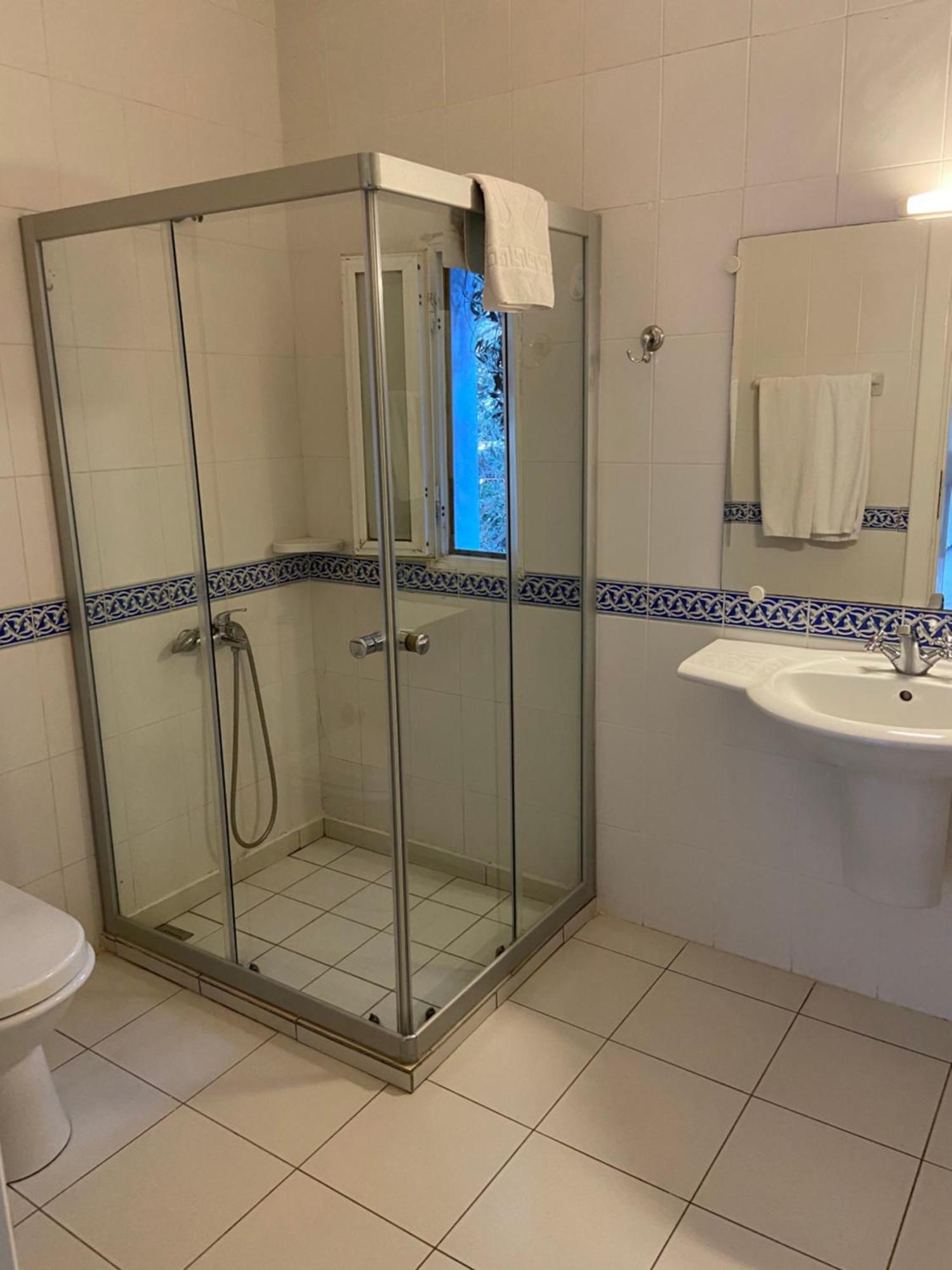 Omar & Otel Torba
